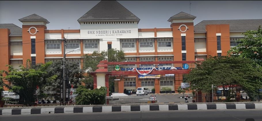 Tubagus Lulusan SMKN1 Karawang dapat Beasiswa Kuliah di UBSI