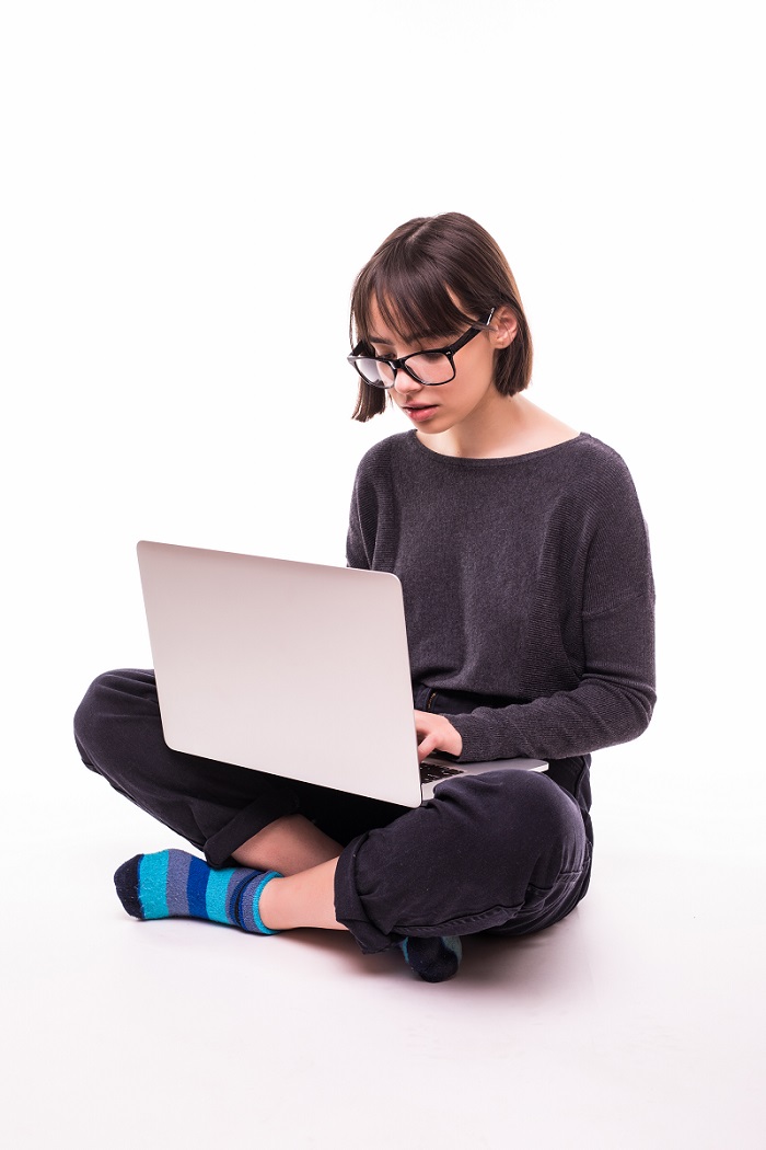 Mengenal Kuliah Online, Kelebihan dan Kekurangannya