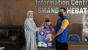 Siswi SMA Negeri 2 Sukabumi Raih Hadiah dari M-Tryout