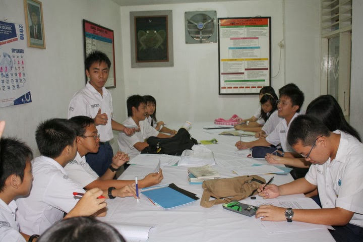 Ikut organisasi di sekolah