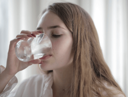 Jangan Tunggu Haus! Inilah Pentingnya Asupan Cairan yang Cukup untuk Kesehatanmu